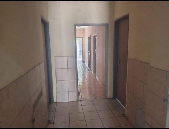 12 BEDROOM HOUSE FOR SALE IN GEDULD